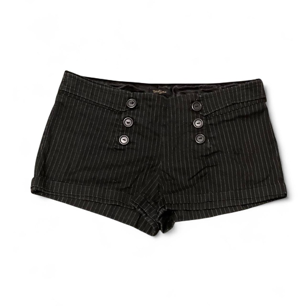 Vintage Y2K Forever 21 black Pinstripe hot pants buttons pleats M/30-31